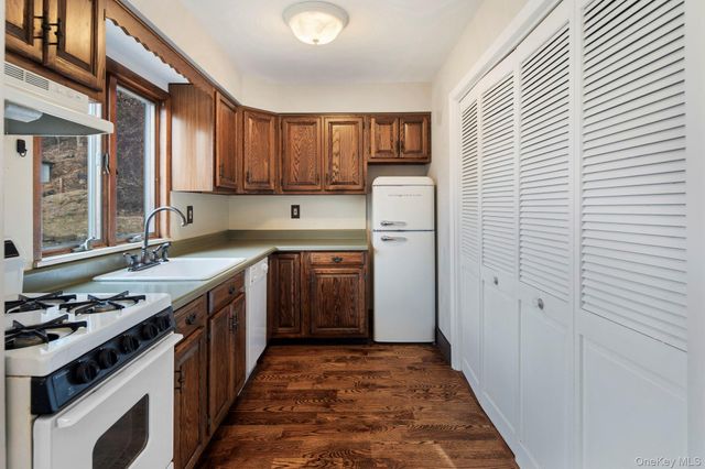 689 South Mountain Road, New City, NY 10956