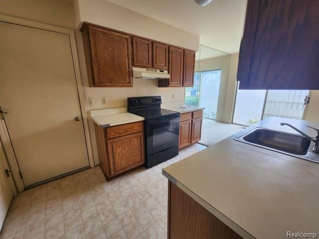 7611 Woodview Drive, Waterford Charter Township, MI 48327