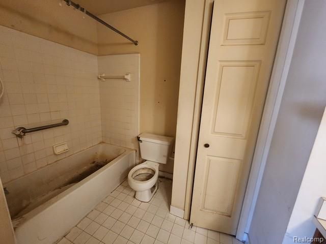 7611 Woodview Drive, Waterford Charter Township, MI 48327