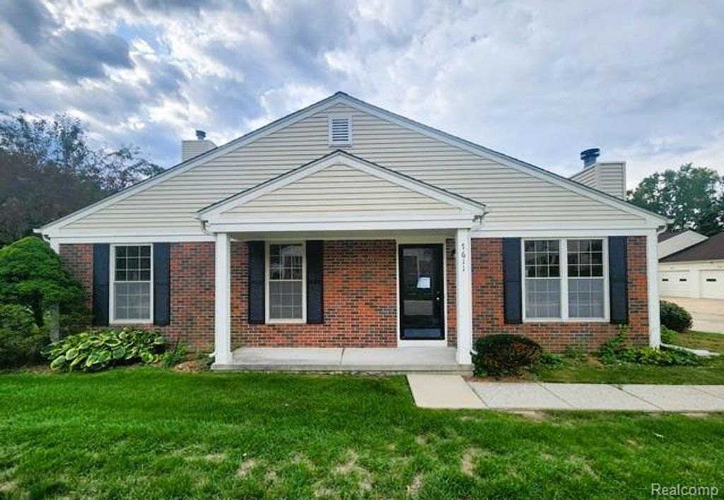 7611 Woodview Drive, Waterford Charter Township, MI 48327