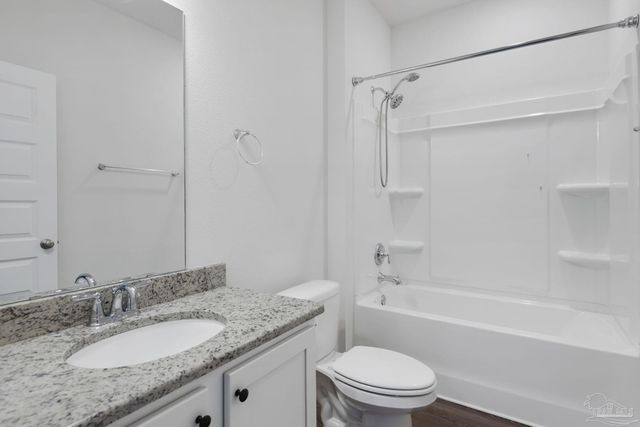 5761 Danbury Blvd, Pace, FL 32571