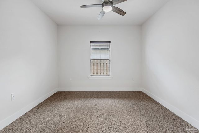 5761 Danbury Blvd, Pace, FL 32571