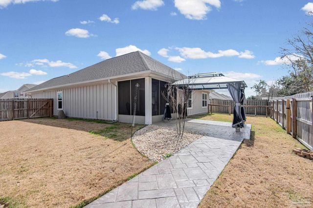 5761 Danbury Blvd, Pace, FL 32571