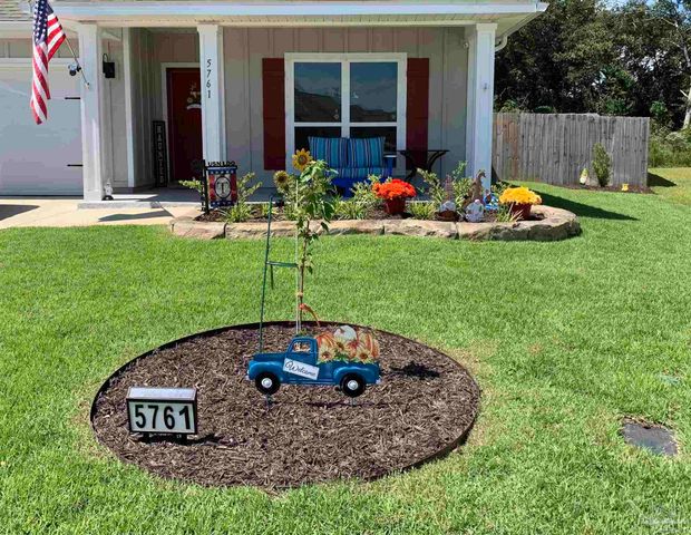 5761 Danbury Blvd, Pace, FL 32571