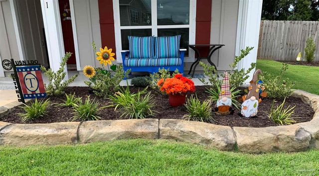 5761 Danbury Blvd, Pace, FL 32571