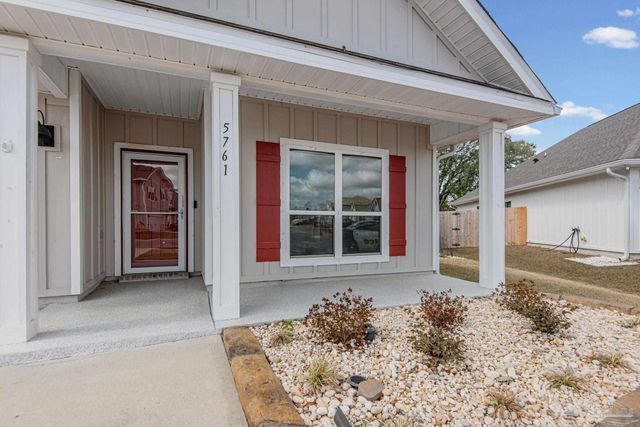 5761 Danbury Blvd, Pace, FL 32571