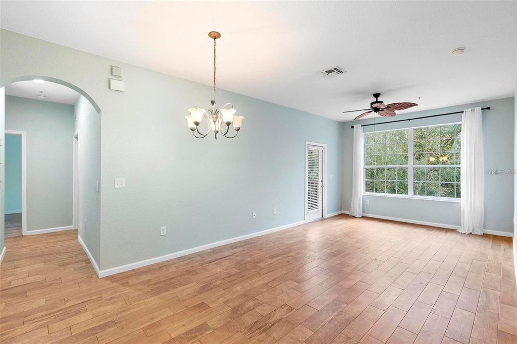 Image 11 of property listing at 6265 CONTESSA DRIVE 210, Orlando, FL 32829