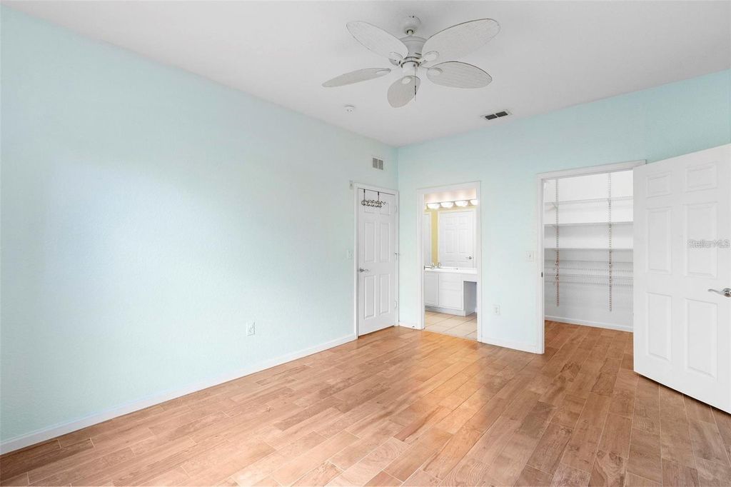 Image 17 of property listing at 6265 CONTESSA DRIVE 210, Orlando, FL 32829