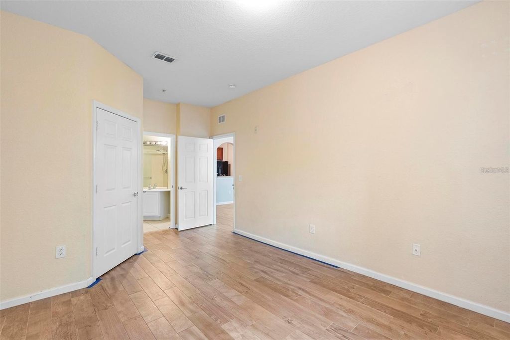 Image 19 of property listing at 6265 CONTESSA DRIVE 210, Orlando, FL 32829