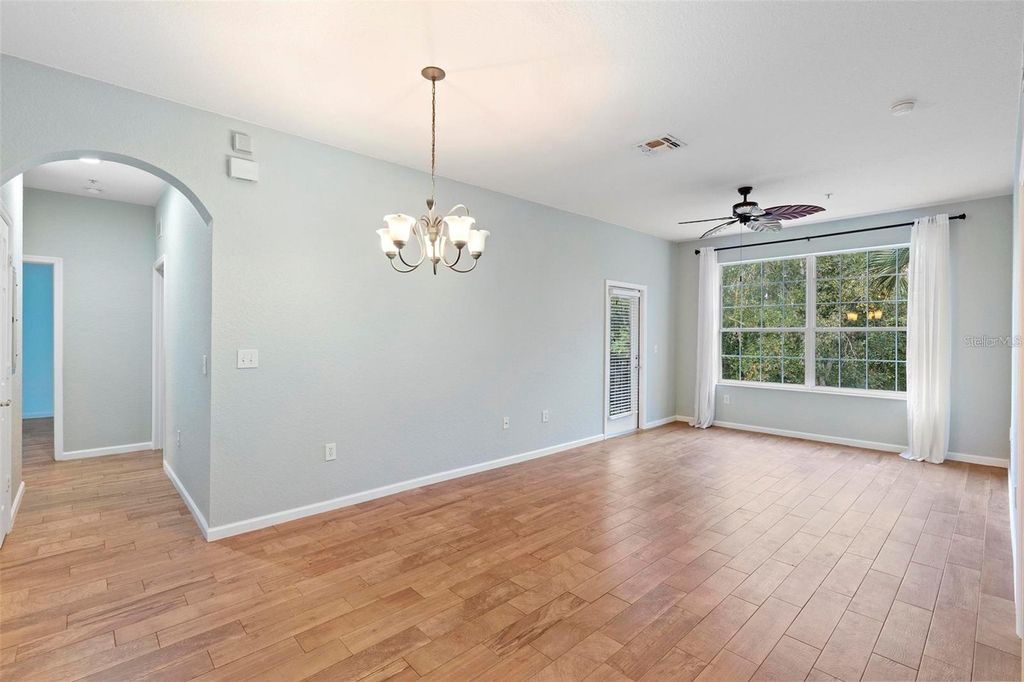 Image 4 of property listing at 6265 CONTESSA DRIVE 210, Orlando, FL 32829