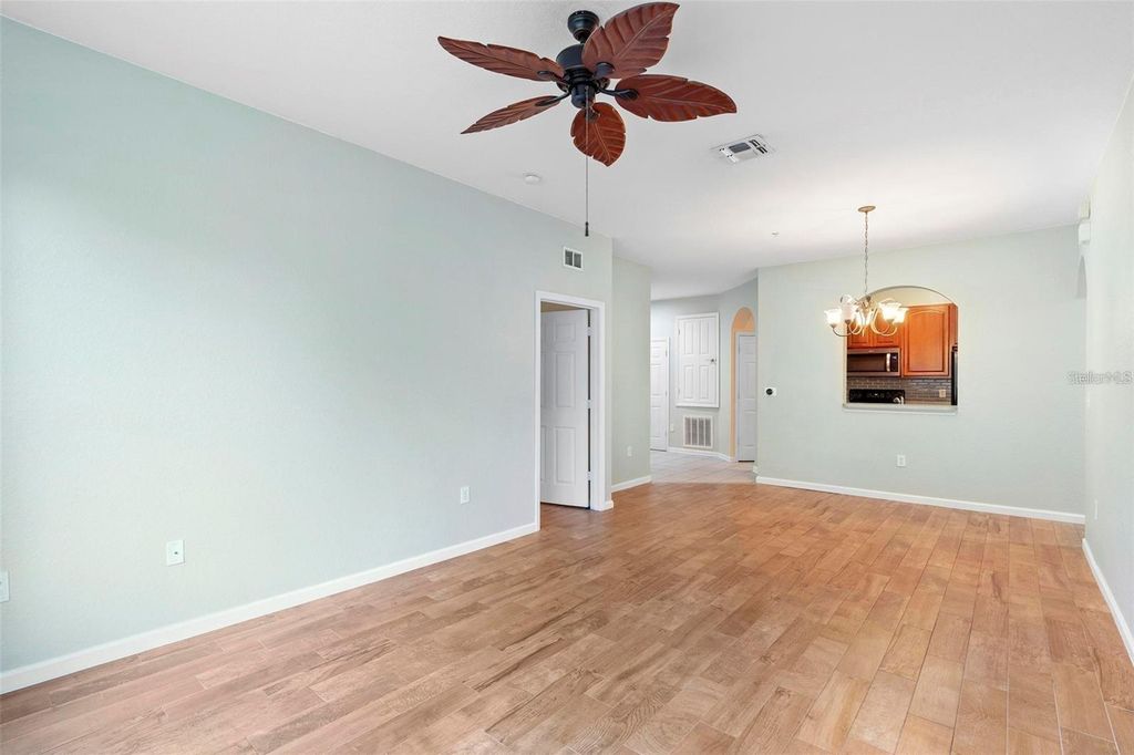 Image 6 of property listing at 6265 CONTESSA DRIVE 210, Orlando, FL 32829