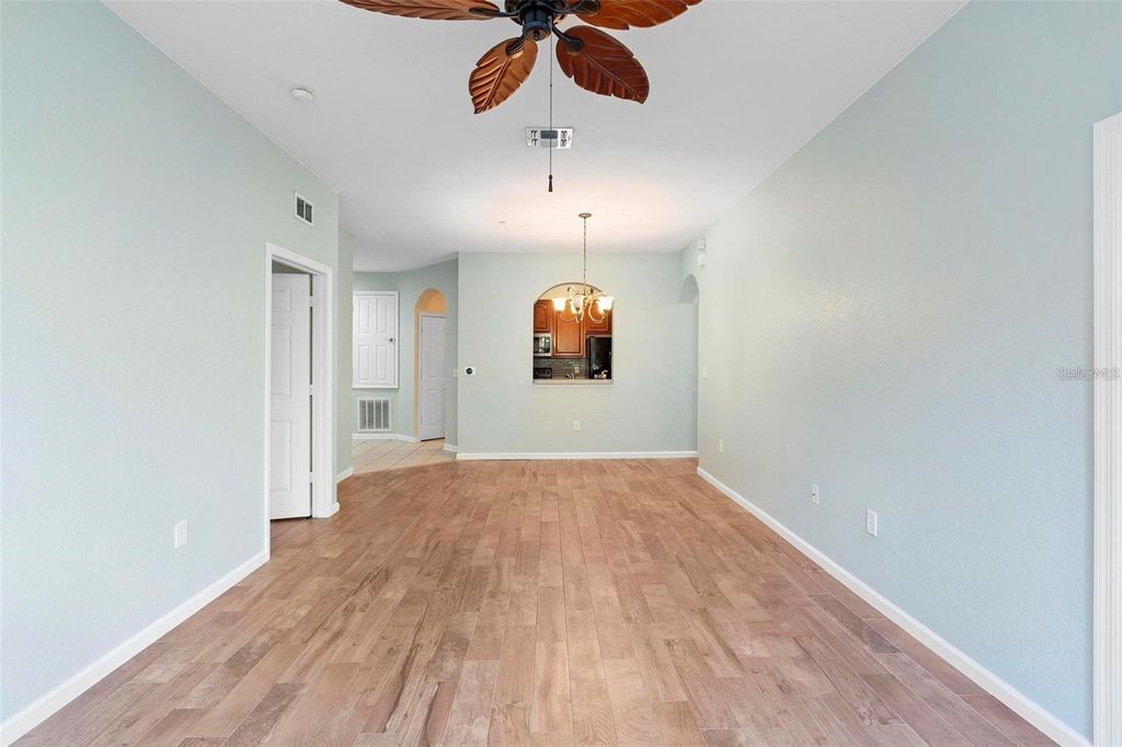 Image 7 of property listing at 6265 CONTESSA DRIVE 210, Orlando, FL 32829