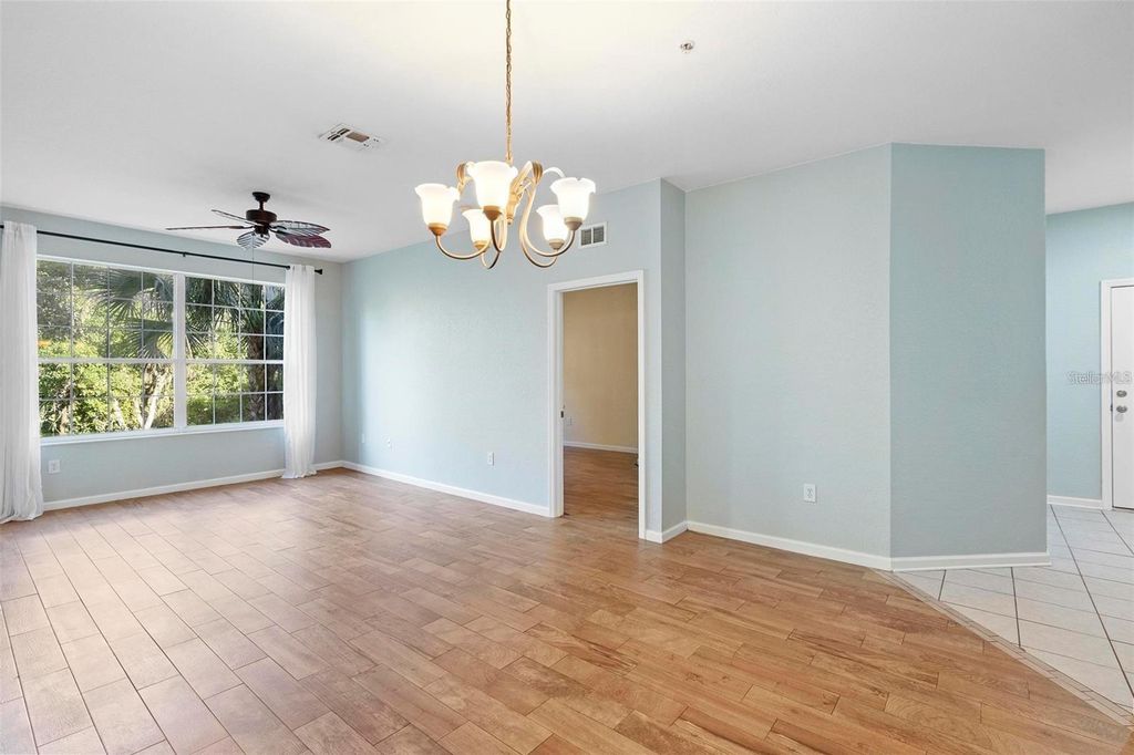 Image 8 of property listing at 6265 CONTESSA DRIVE 210, Orlando, FL 32829