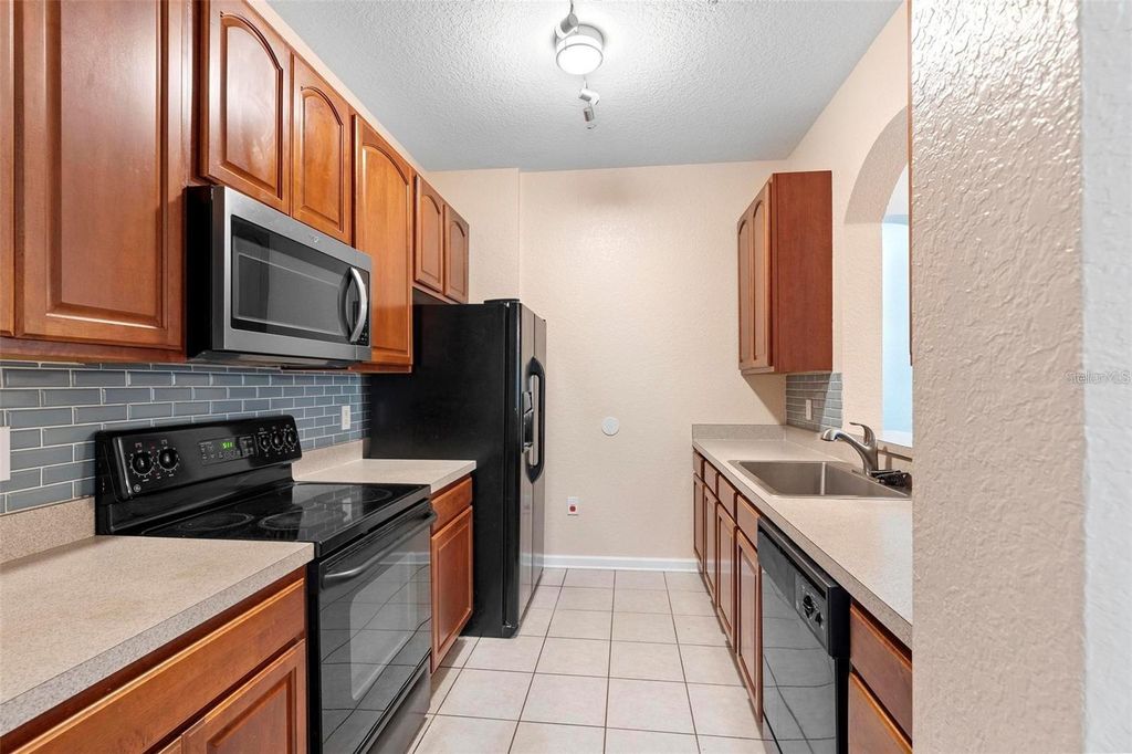 Image 9 of property listing at 6265 CONTESSA DRIVE 210, Orlando, FL 32829