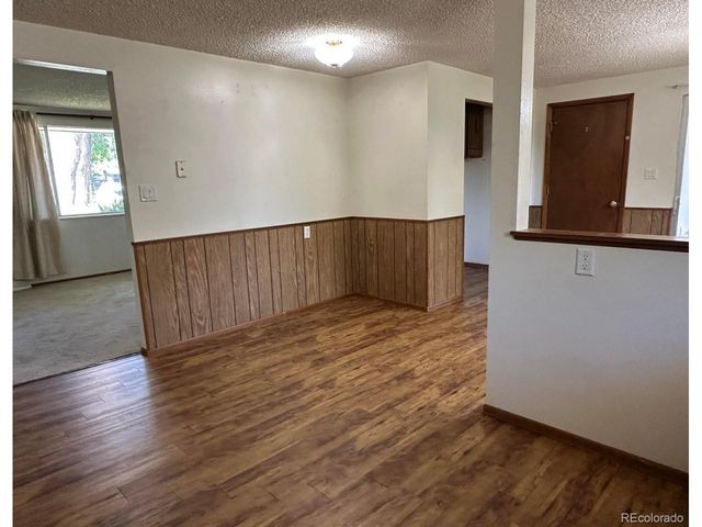 820 W 30th St, Loveland, CO 80538
