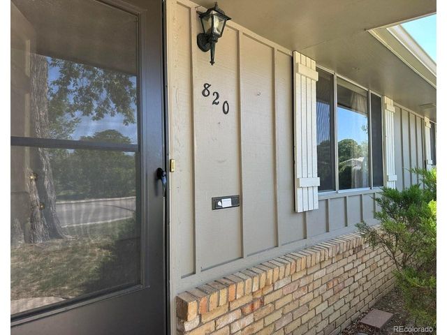 820 W 30th St, Loveland, CO 80538