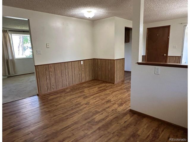 820 W 30th St, Loveland, CO 80538