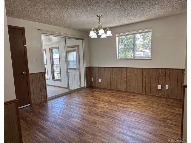820 W 30th St, Loveland, CO 80538