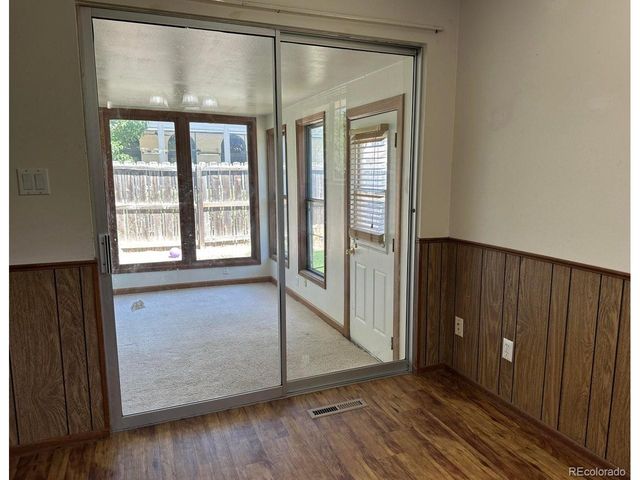820 W 30th St, Loveland, CO 80538