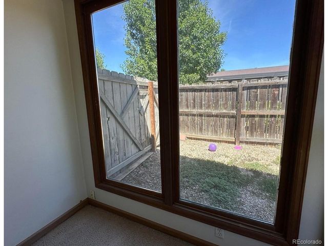 820 W 30th St, Loveland, CO 80538