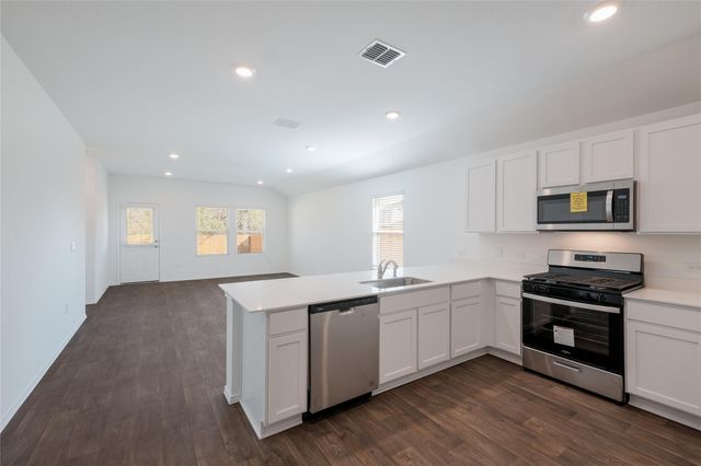 12202 Pike BND, Mustang Ridge, TX 78610