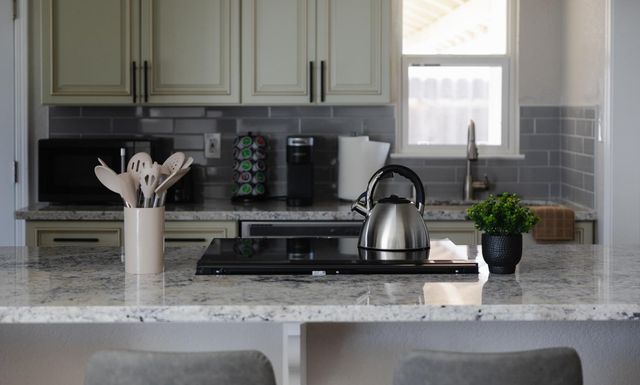 8942 Alderson Ave, Sacramento, CA 95826