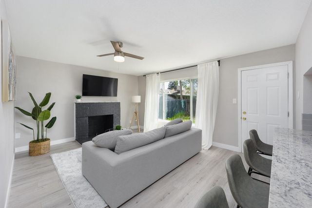 8942 Alderson Ave, Sacramento, CA 95826