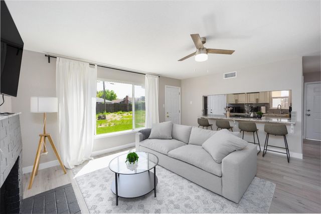 8942 Alderson Ave, Sacramento, CA 95826