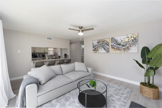 8942 Alderson Ave, Sacramento, CA 95826