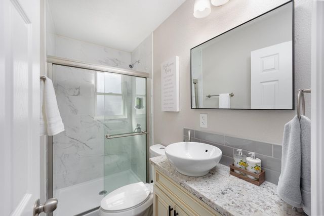 8942 Alderson Ave, Sacramento, CA 95826