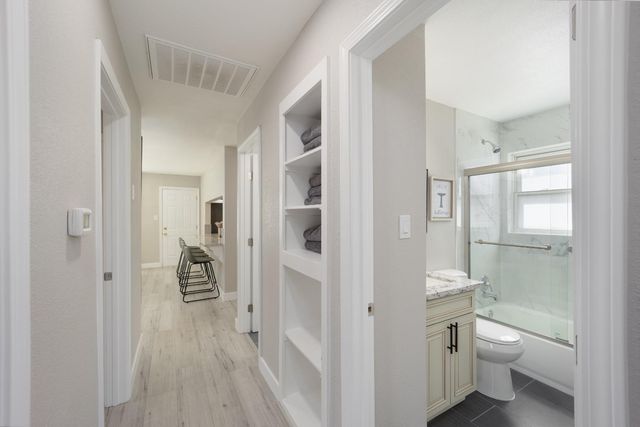 8942 Alderson Ave, Sacramento, CA 95826