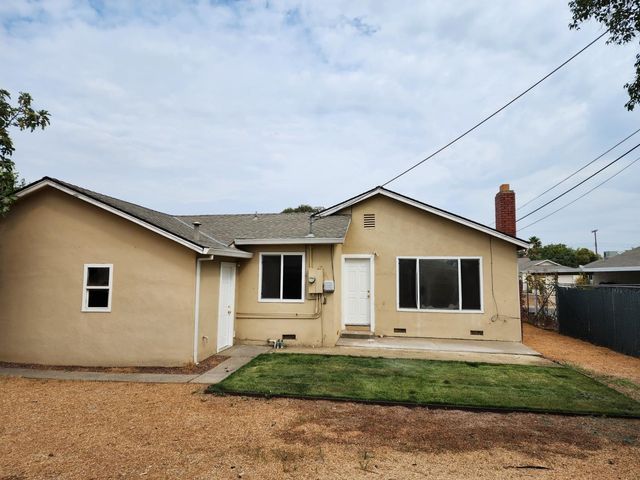 8942 Alderson Ave, Sacramento, CA 95826