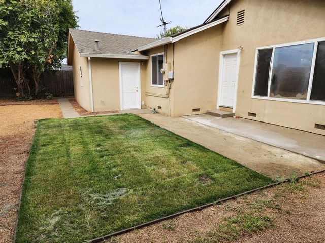 8942 Alderson Ave, Sacramento, CA 95826