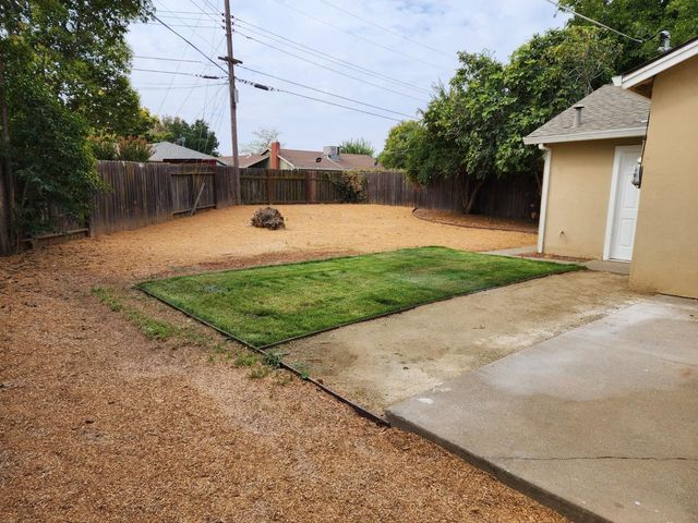 8942 Alderson Ave, Sacramento, CA 95826