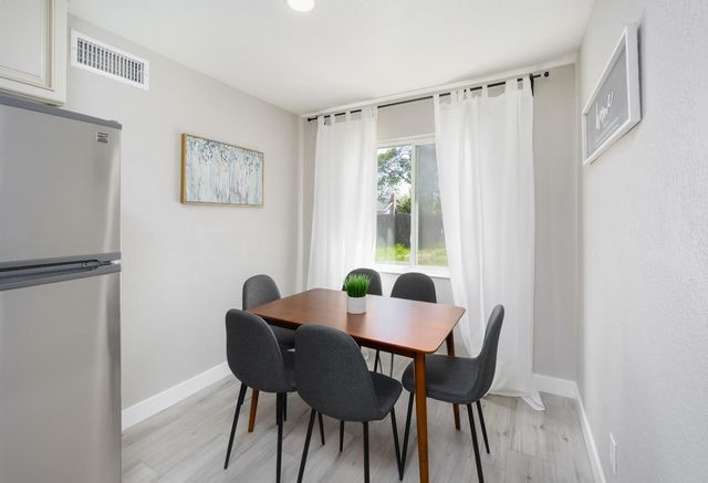 8942 Alderson Ave, Sacramento, CA 95826