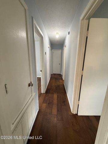 6735 Harry S Truman Drive, Jackson, MS 39213