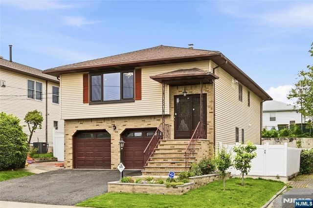 55 17th Avenue, Elmwood Park, NJ 07407
