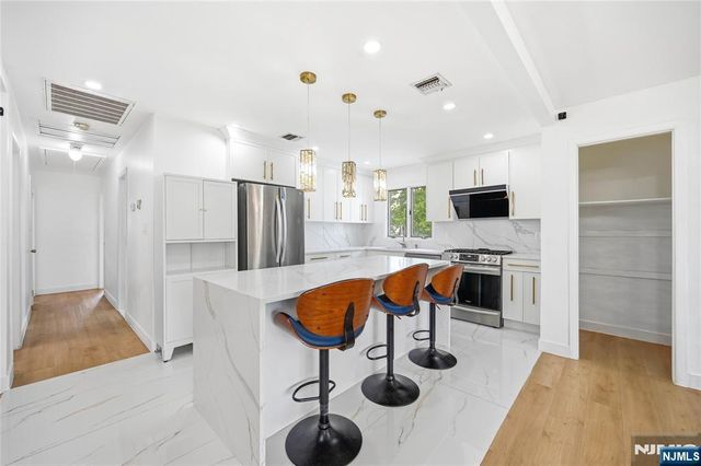 55 17th Avenue, Elmwood Park, NJ 07407