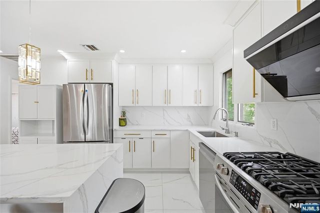 55 17th Avenue, Elmwood Park, NJ 07407