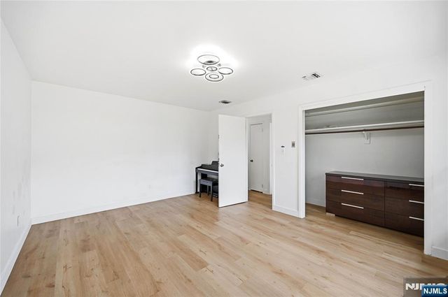 55 17th Avenue, Elmwood Park, NJ 07407