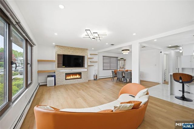 55 17th Avenue, Elmwood Park, NJ 07407