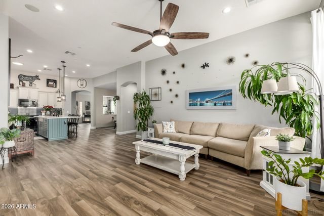 13614 W CATALINA Drive, Avondale, AZ 85392