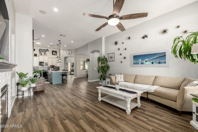 13614 W CATALINA Drive, Avondale, AZ 85392