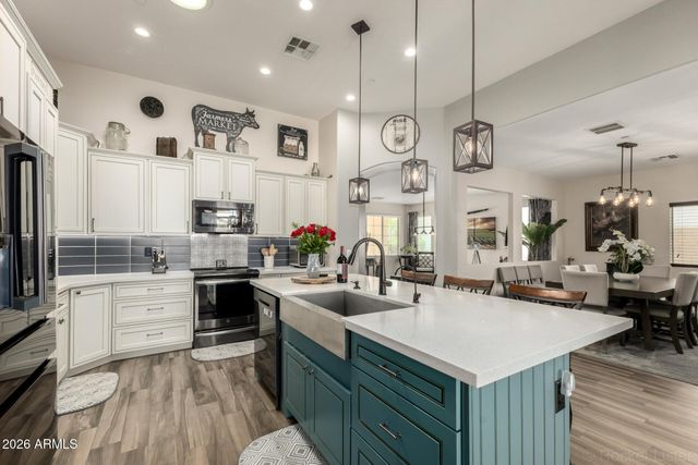 13614 W CATALINA Drive, Avondale, AZ 85392