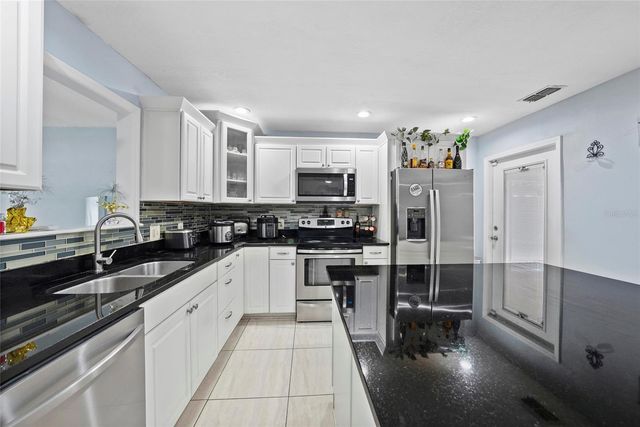 6513 N MANHATTAN AVENUE, Tampa, FL 33614