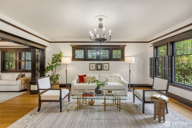 1000 15th Avenue E, Seattle, WA 98112