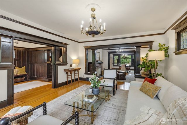 1000 15th Avenue E, Seattle, WA 98112