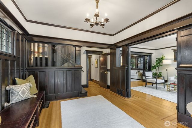 1000 15th Avenue E, Seattle, WA 98112