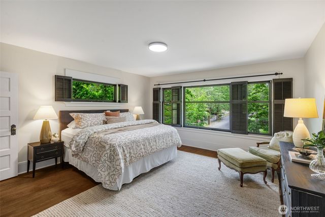 1000 15th Avenue E, Seattle, WA 98112