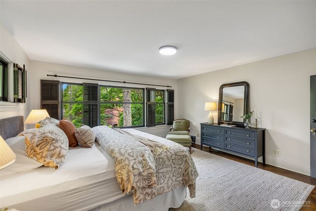 1000 15th Avenue E, Seattle, WA 98112